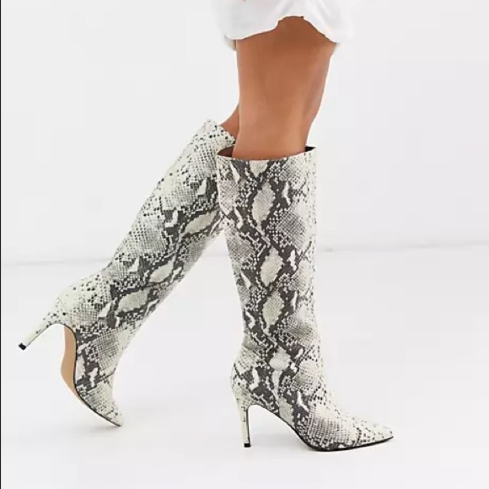 Steve Madden Kinga embossed snake knee high heeled boot size 6
